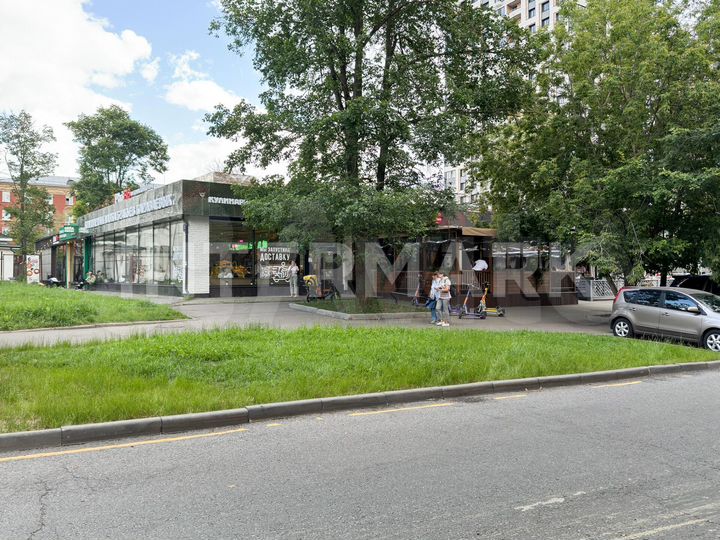 Продам торговое помещение, 970 м²