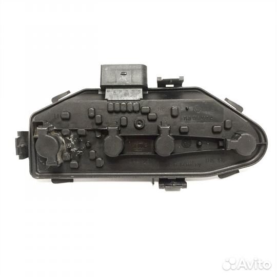 Плата заднего фонаря (левого) VAG Transporter T5