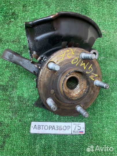 Ступица передняя правая Toyota Isis ZGM10 2zrfae