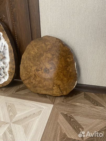 Столешница - эпоксидная смола в массиве дерева