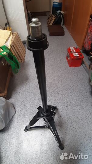 Штатив для фотоаппарата. Сломанный