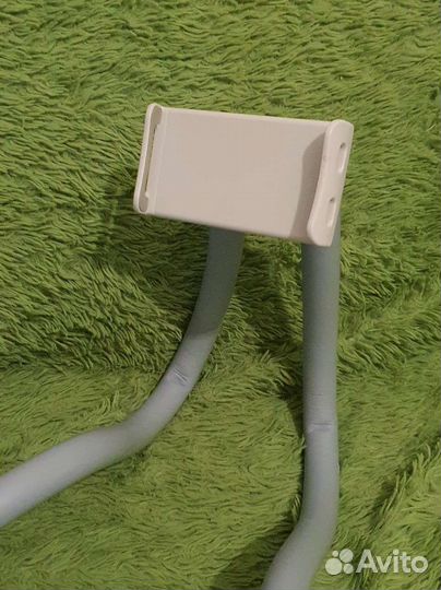 Держатель для телефона с подушкой для шеи