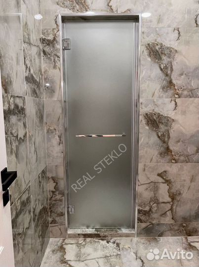 Дверь стеклянная межкомнатная