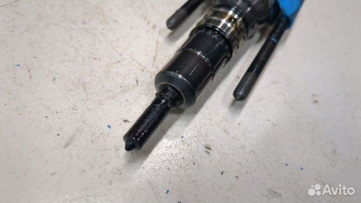 Форсунка топливная Volkswagen Jetta 5