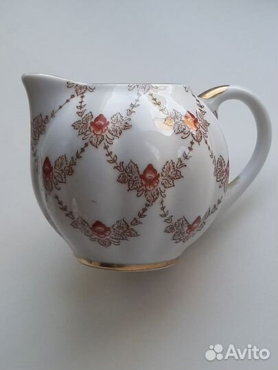 Сахарница и сливочник 