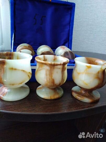Фужеры(рюмки из натурального камня-оникс)