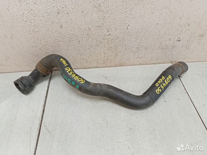 Патрубок системы охлаждения