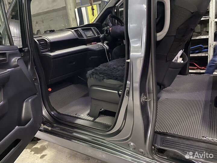 Автомобильные коврики eva в подарок подпятник + 2