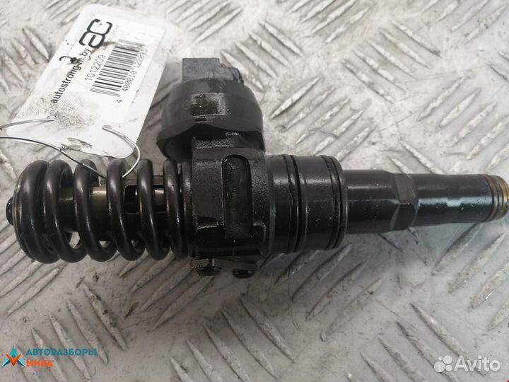 Форсунка Volkswagen Passat B6 2007 038130073AG