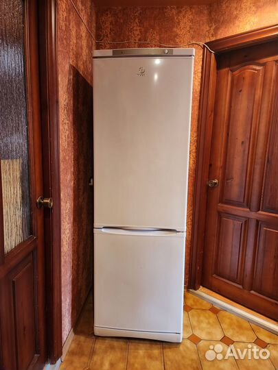 Холодильник Indesit SB185.027