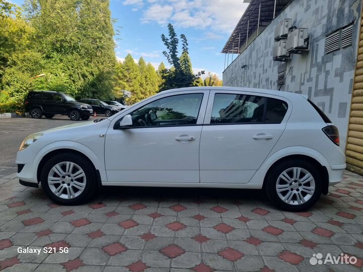 Opel Astra, 2013