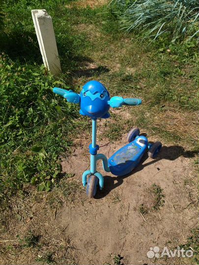 Самокат трехколесный