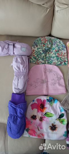Шапочки и варежки на девочку 2-4 лет