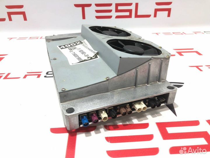 Блок автопилота Tesla Model X 2019 1655000-00-G