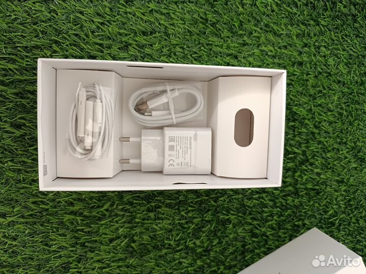 HUAWEI Nova 3i, 4/128 ГБ