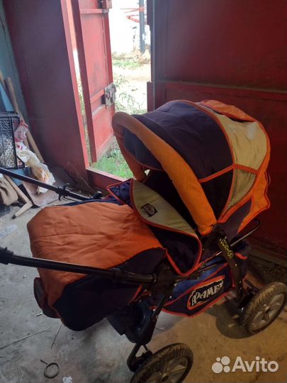 Прогулочная коляска