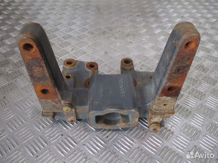 Кронштей передней рессоры DAF 1808833