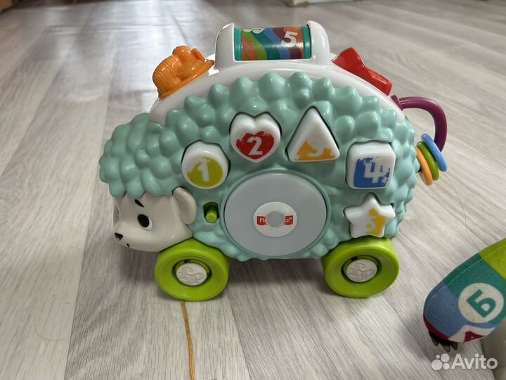 Игрушки fisher price ленивец и ежик комплектом