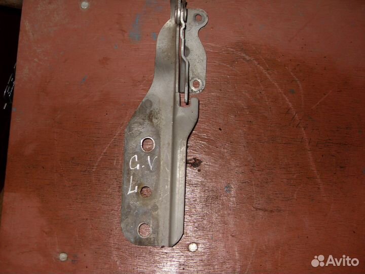 Петля капота левая Suzuki Grand Vitara 2004г