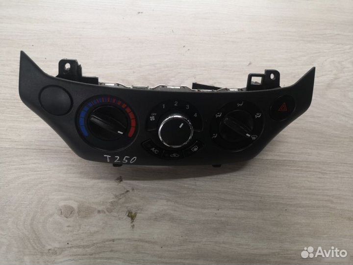 Блок управления печкой Chevrolet Aveo T250