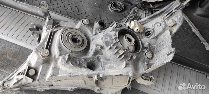 Фара и туманки Тойота LK200