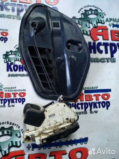 Замок двери правый Volkswagen Polo седан cfna 2012