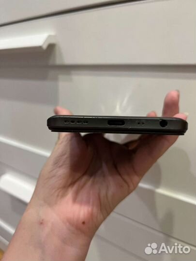 Телефон realme 8i 64 гб