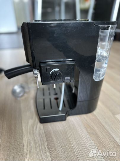 Кофеварка рожковая Redmond RCM-1511