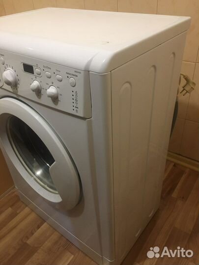 Стиральная машина бу Indesit WIsl105