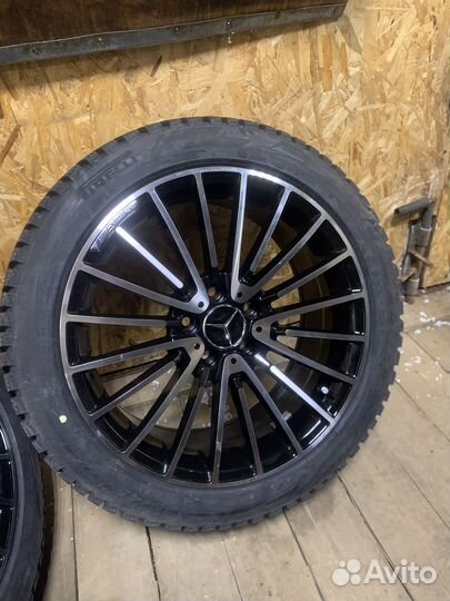 Pirelli Ice Zero 2 235/45 R18 98