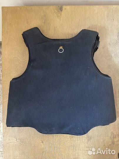 Защитный жилет для верховой езды