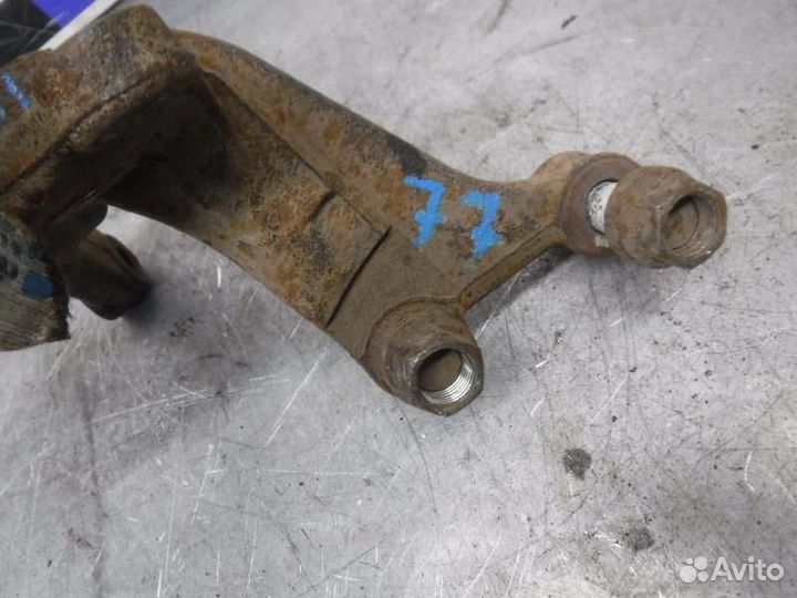 Кулак передний правый Toyota Corolla 151 1ZR 2012