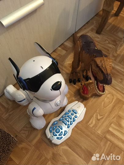 Собака и динозавр