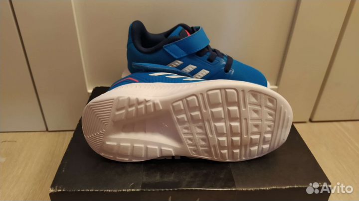 Кроссовки adidas 23