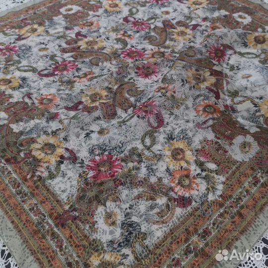 Красивый шифоновый платок