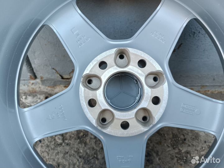 R18 Pirelli Winter Sottozero 240 Serie II 255/40, PCD 5x112 DIA 66.06