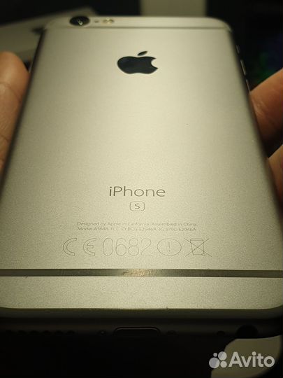 Телефон iPhone 6s