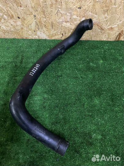 Патрубок интеркулера Volvo S60 S80 XC70 V70