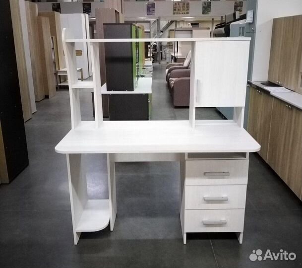 Стол компьютерный №5