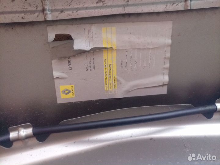 Капот Рено Сценик 2