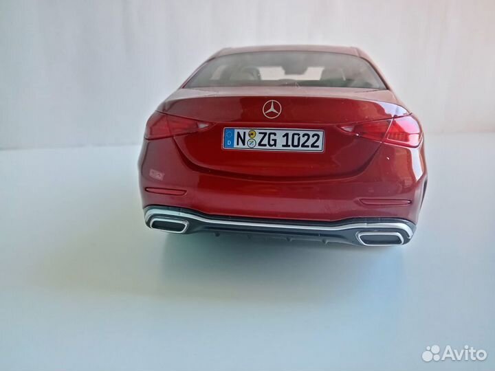 Модель 1:18 Mercedes C-Class 2021 год