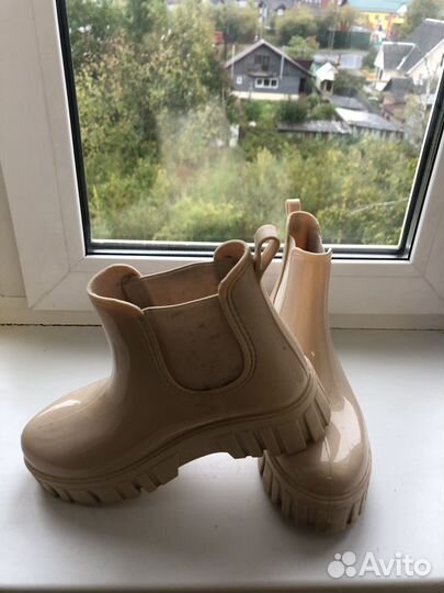 Резиновые сапоги