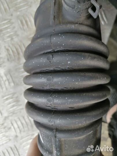 Патрубок воздушного фильтра Nissan Juke F15