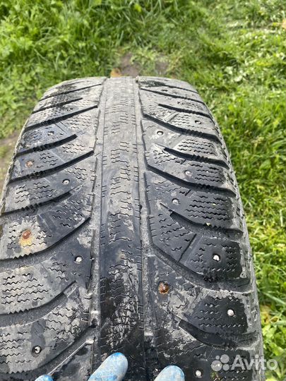 Bridgestone Ice Cruiser 7000 235/65 R17 108T