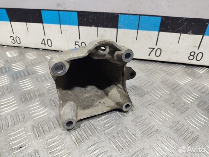 Б/У Кронштейн двигателя левый#002