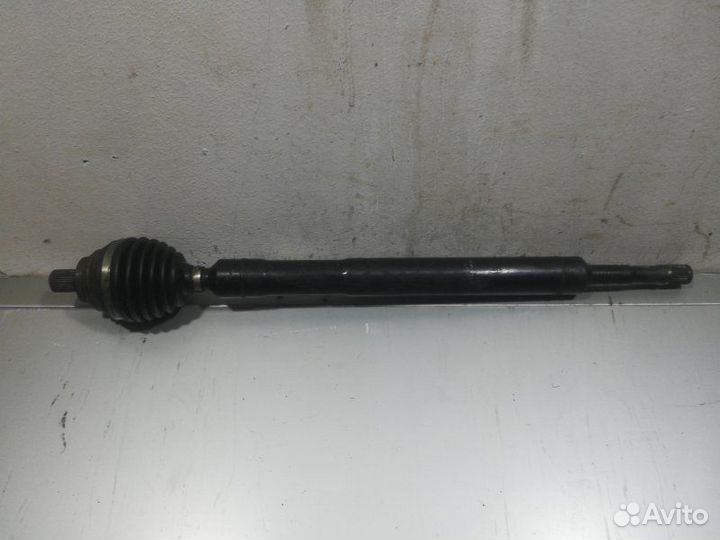 Привод (полуось) правый Skoda Octavia A5