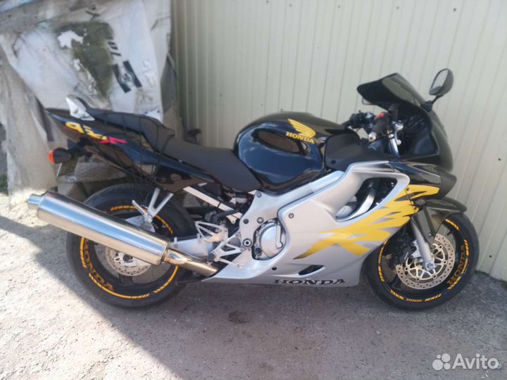 Honda CBR 600 F4