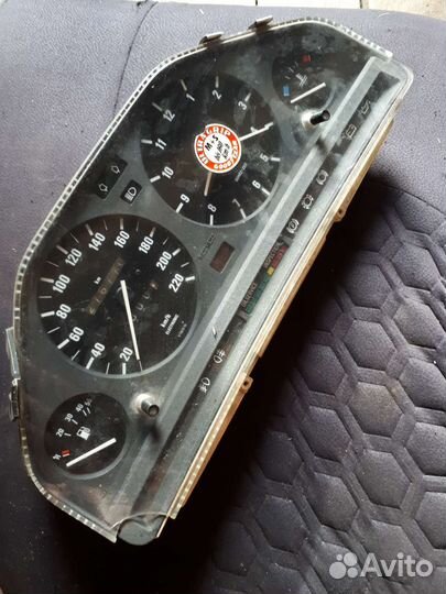 Щиток приборов BMW E30