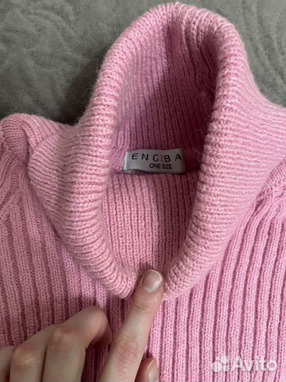 Свитер укороченный