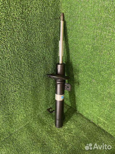 Передняя стойка Mazda 3